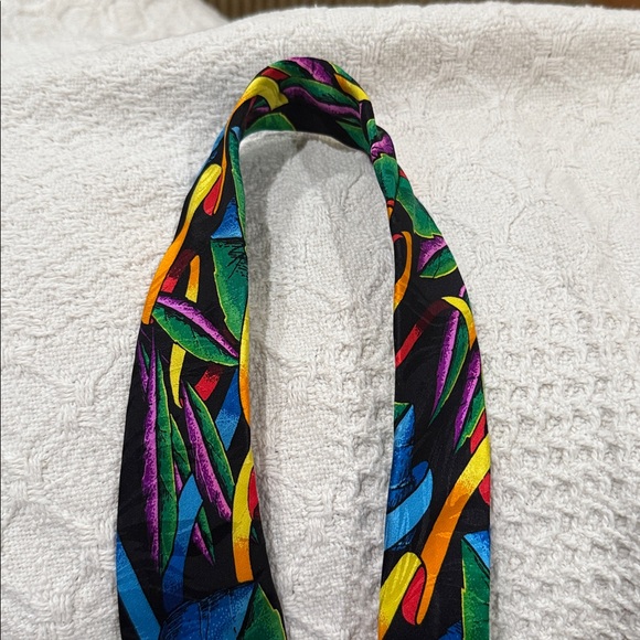 Colorful Toucan Pattern Men's Tie - Picture 4 of 5